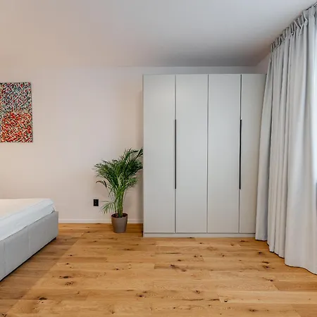 公寓 Luxusny Dvojspalnovy Narodna Trieda, Kosice, Free Parking 科希策