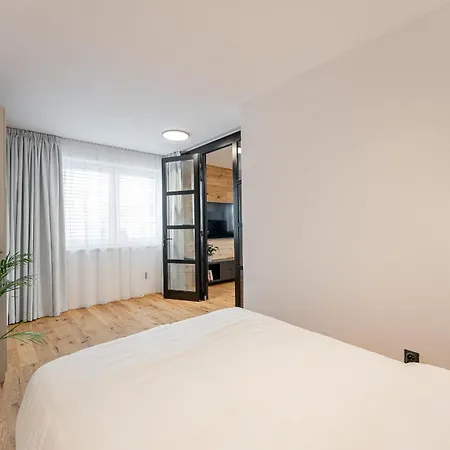 Luxusny Klimatizovany Dvojspalnovy Narodna Trieda, Kosice, Free Parking *