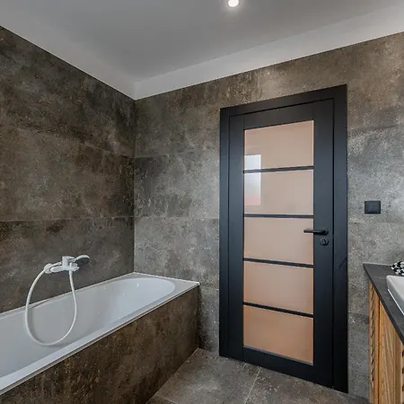 Luxusny Klimatizovany Dvojspalnovy Narodna Trieda, Kosice, Free Parking * Кошице
