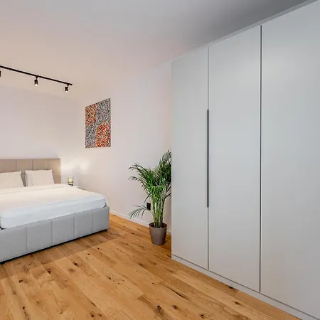 Διαμέρισμα Luxusny Klimatizovany Dvojspalnovy Narodna Trieda, Kosice, Free Parking *