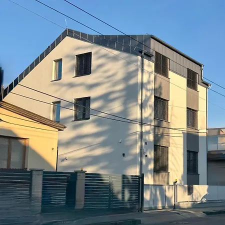 Luxusny Klimatizovany Dvojspalnovy Narodna Trieda, Kosice, Free Parking Διαμέρισμα