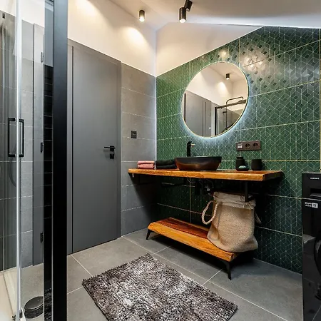 Luxusny Klimatizovany Dvojspalnovy Narodna Trieda, Kosice, Free Parking Διαμέρισμα *