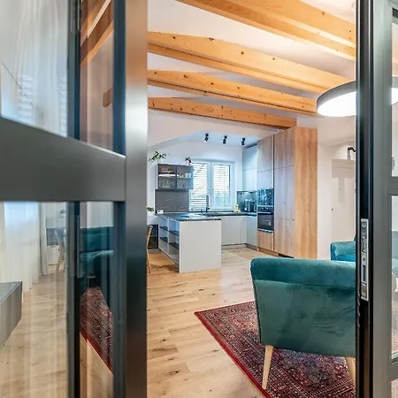 Διαμέρισμα Luxusny Klimatizovany Dvojspalnovy Narodna Trieda, Kosice, Free Parking *