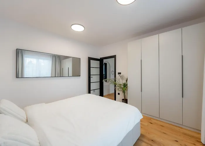 Apartamento Luxusný Dvojspálňový Národná Trieda, *